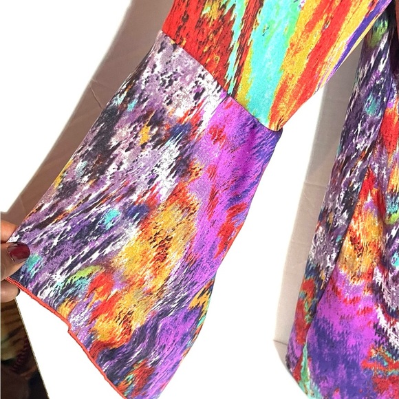 New Directions Boho Multicolor Abstract Flutter Sleeve Top – Medium - Picture 7 of 12